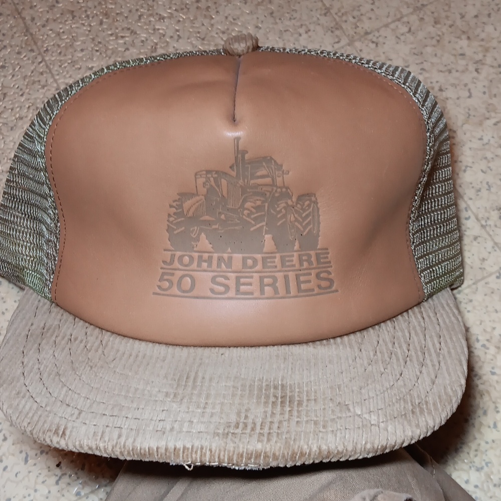 VINTAGE 80’s JOHN DEERE LEATHER +CORDUROY MESH SNAPBACK TRUCKER HAT O/S